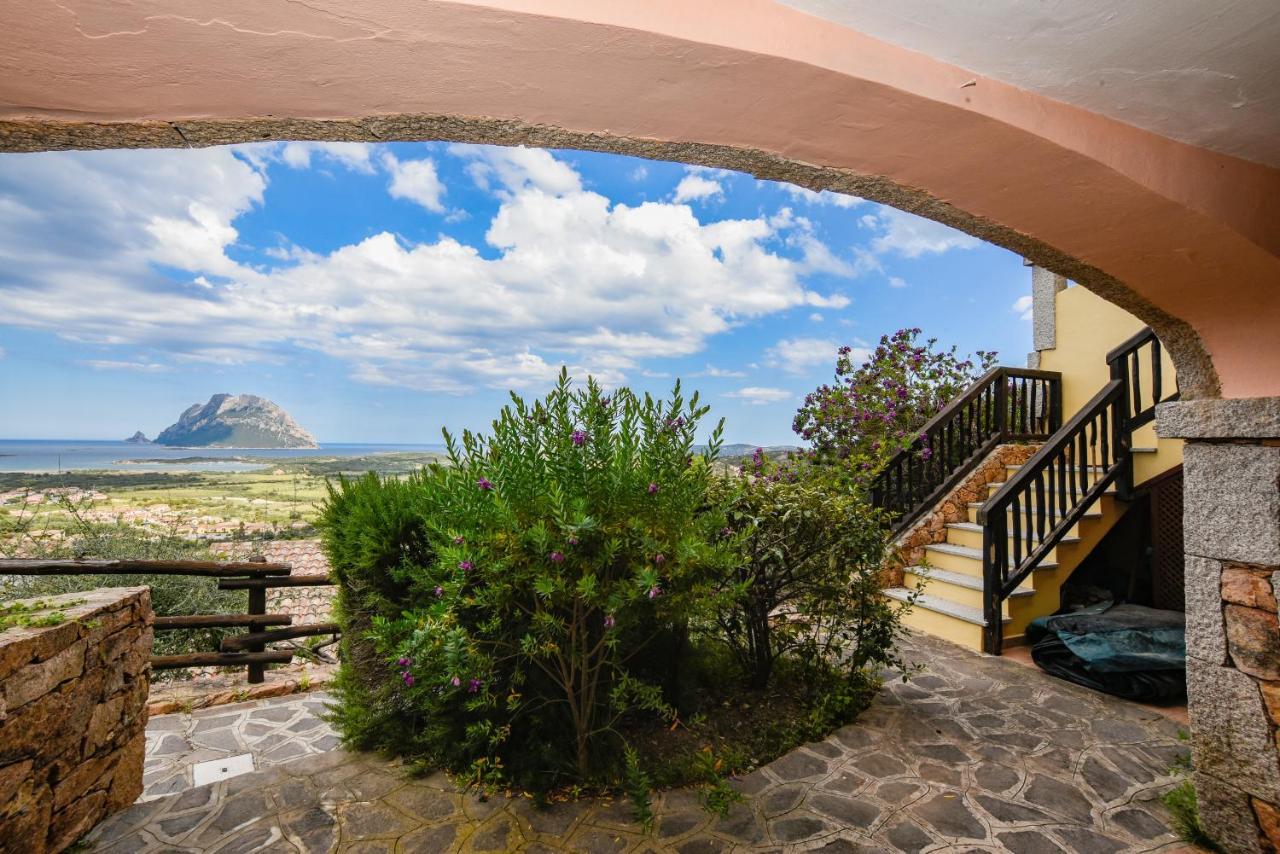La Rosa Dei Venti Apts Loiri Porto San Paolo Exterior foto