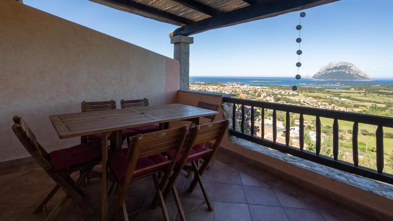 La Rosa Dei Venti Apts Loiri Porto San Paolo Exterior foto