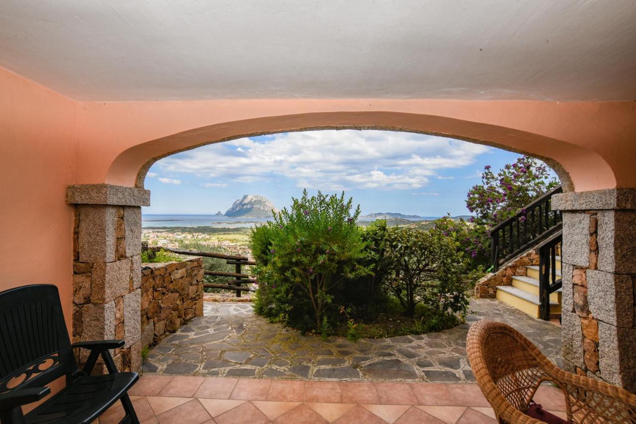 La Rosa Dei Venti Apts Loiri Porto San Paolo Exterior foto