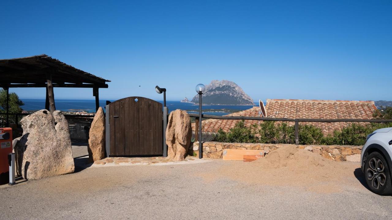 La Rosa Dei Venti Apts Loiri Porto San Paolo Exterior foto