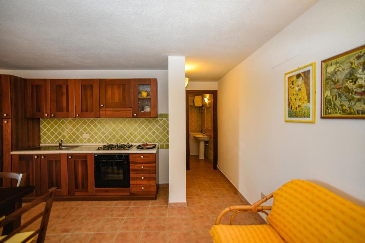 La Rosa Dei Venti Apts Loiri Porto San Paolo Exterior foto